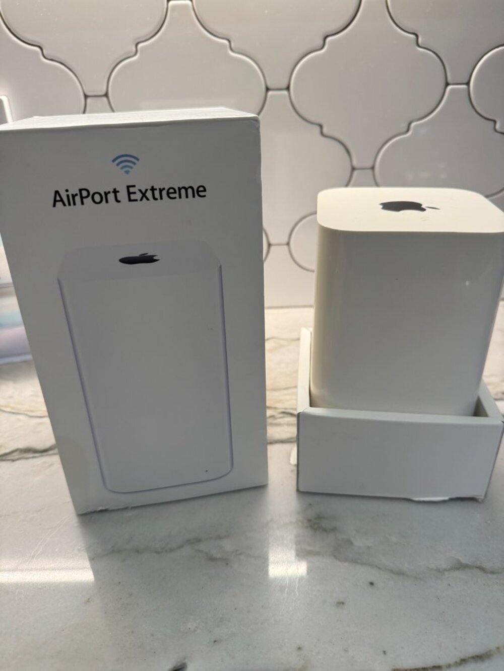 Apple AirPort Extreme WiFi Router Tower Model - With Original Box